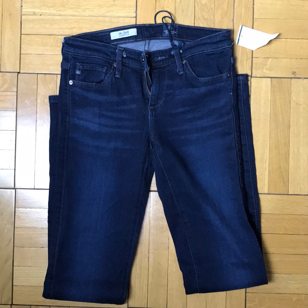 AG SIZE 25 CIGARETTE SKINNY JEANS *NEVER WORN*